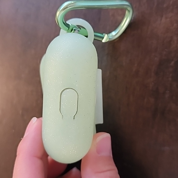Glitter green air pods case - Picture 4 of 6